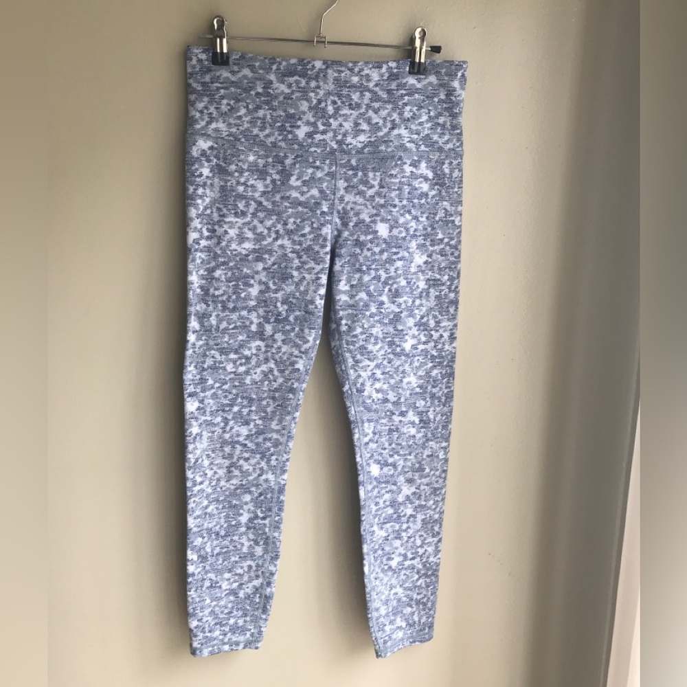 Athleta Elation Textured 7/8 Tight Meadow Snowfall Blue High Rise Size: M